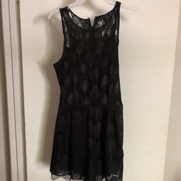 Lace romper - Picture 2 of 2